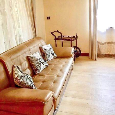 Spacious House In Flic En Flac With Shared Pool Kültér fotó