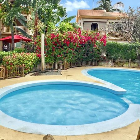 Spacious House In Flic En Flac With Shared Pool Kültér fotó