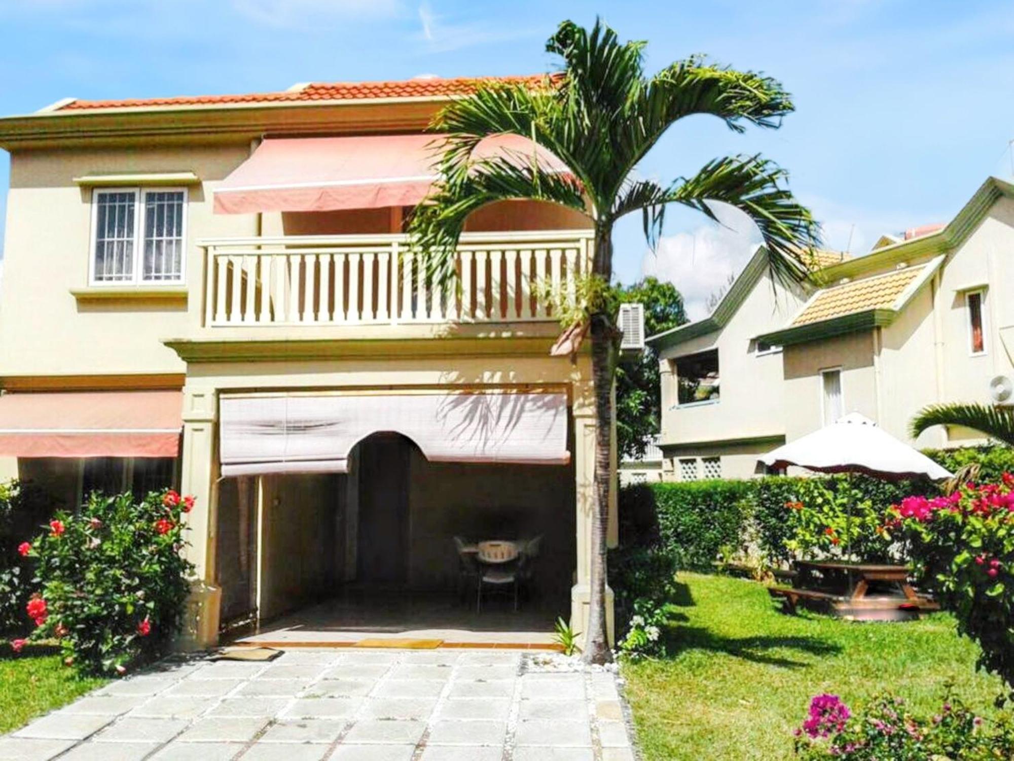 Spacious House In Flic En Flac With Shared Pool Kültér fotó