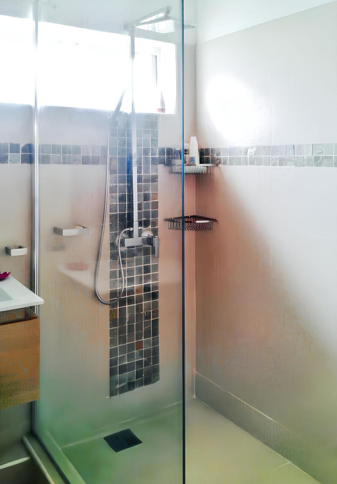 Spacious House In Flic En Flac With Shared Pool Kültér fotó