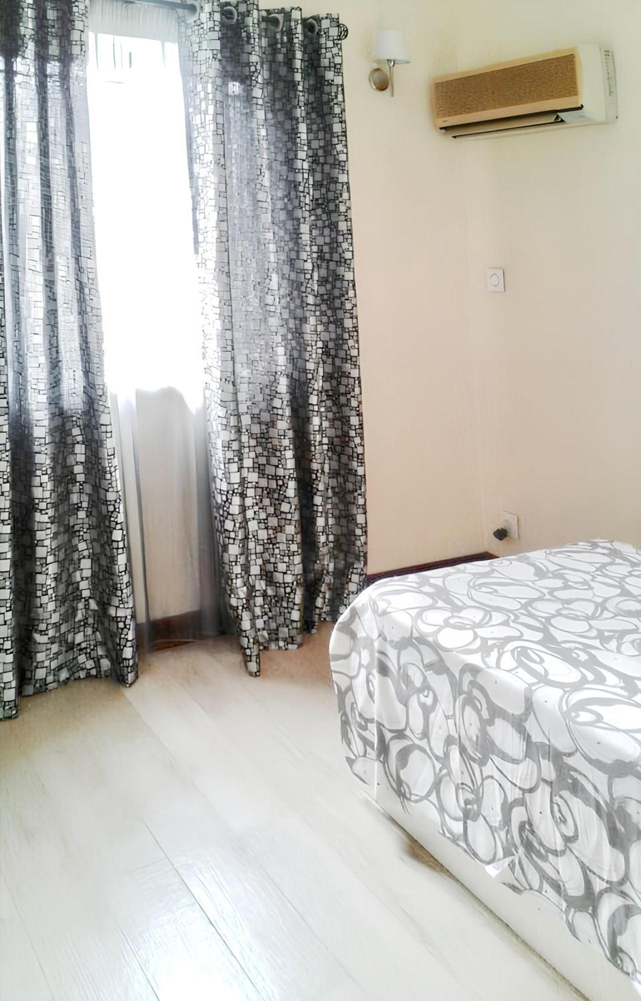 Spacious House In Flic En Flac With Shared Pool Kültér fotó