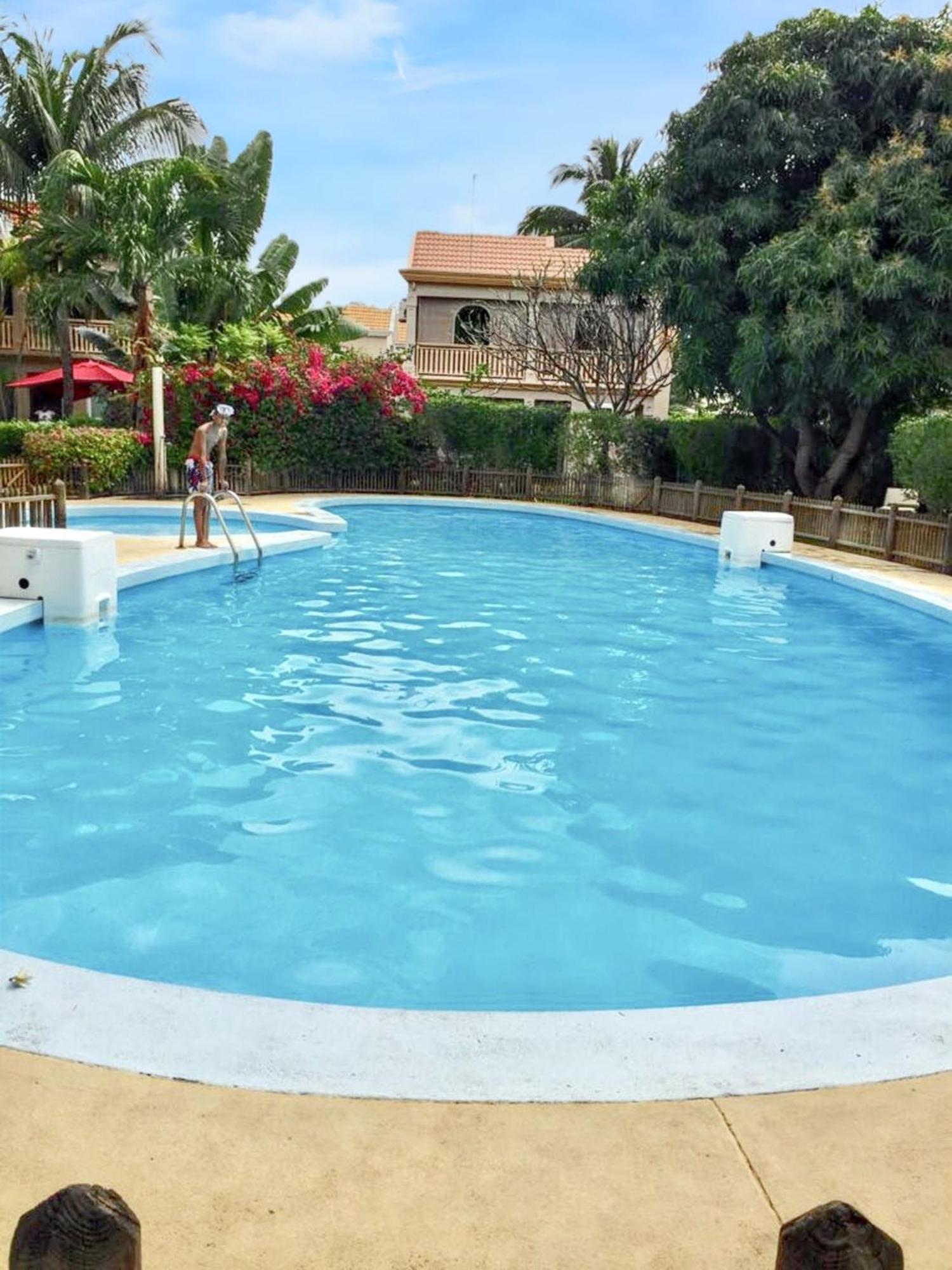 Spacious House In Flic En Flac With Shared Pool Kültér fotó