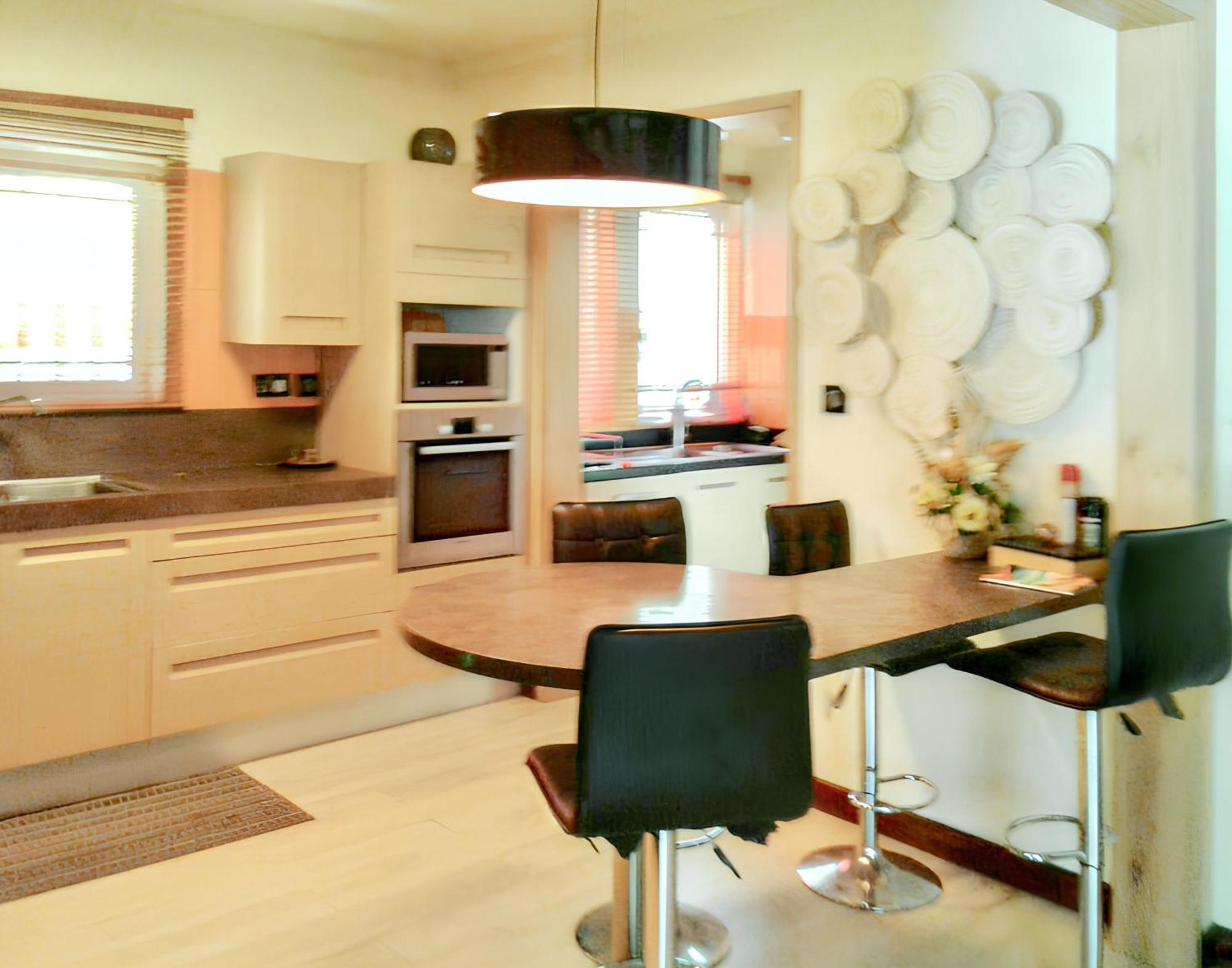 Spacious House In Flic En Flac With Shared Pool Kültér fotó