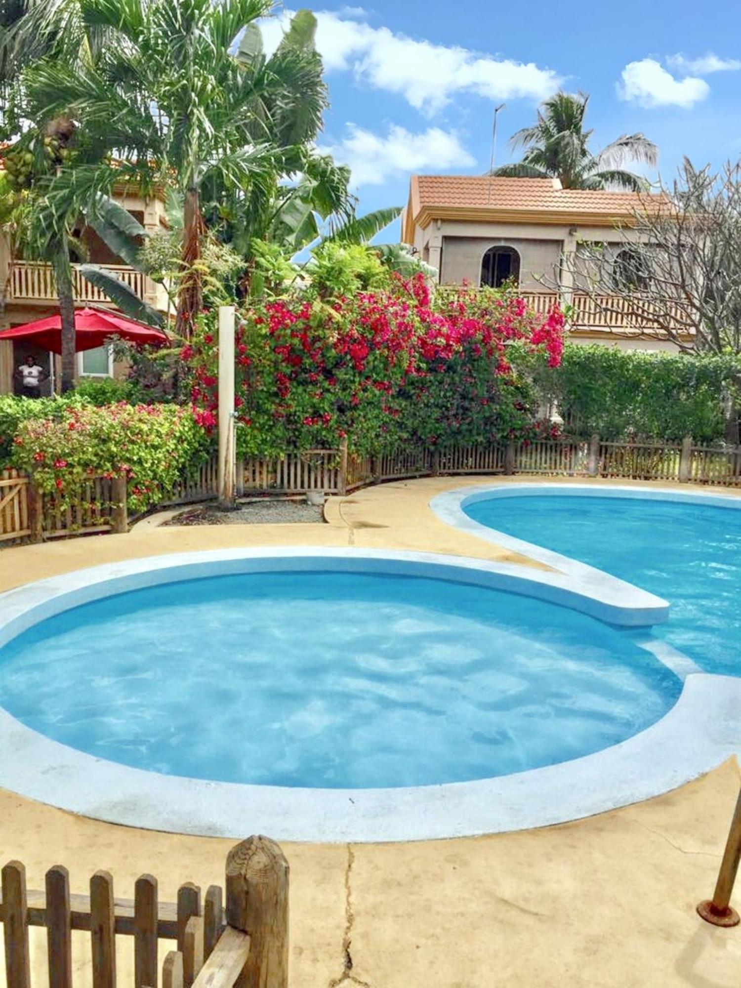Spacious House In Flic En Flac With Shared Pool Kültér fotó